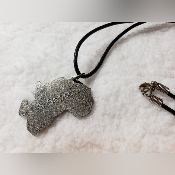 OFFICIAL RESIDENT EVIL 5 Kijuju Necklace Promo Capcom Rare - Picture 2 of 12